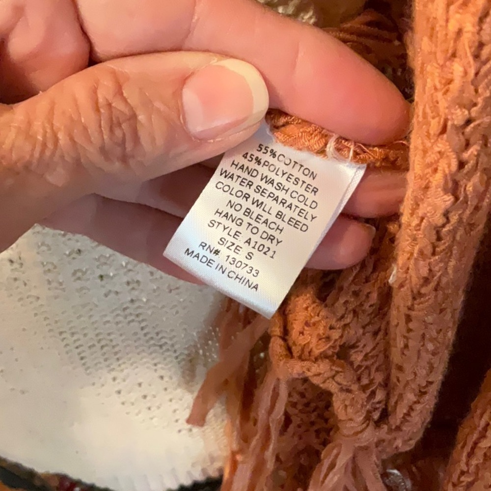 ⚠️⚠️⚠️BOGOHO⚠️⚠️⚠️Umgee Women's Crochet Sweater Vest—Size Small - Picture 9 of 9